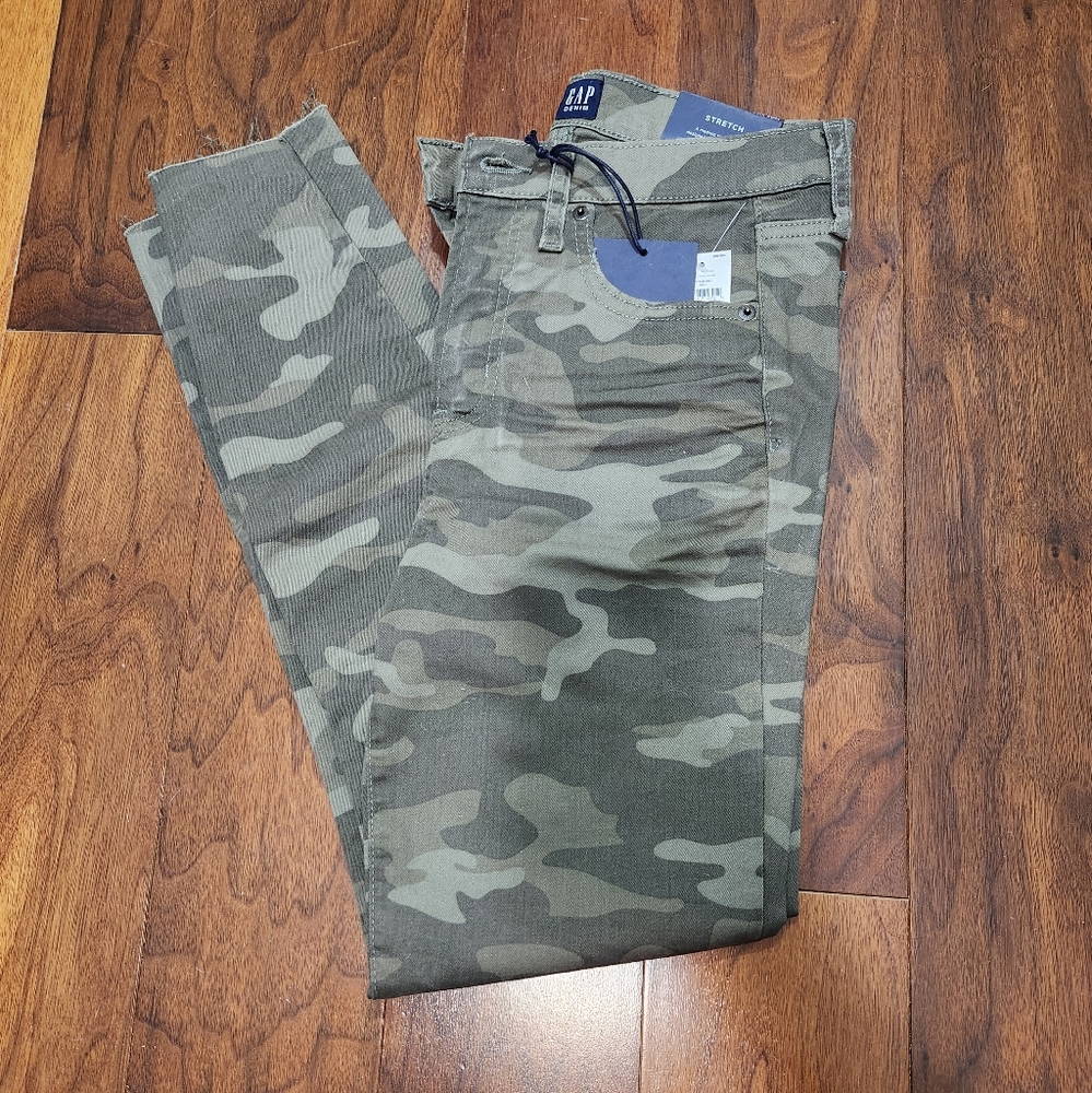 Gap camo skinny jeans